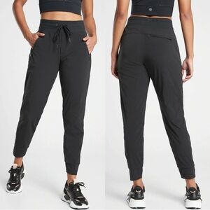 Athleta Women’s Trekkie North Mid Rise Legacy Jogger Pants Pull On in Black 12